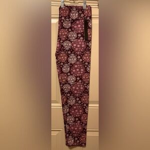 New Mix Holiday Winter Snowflake Design Leggings in Burgundy and White XPlus